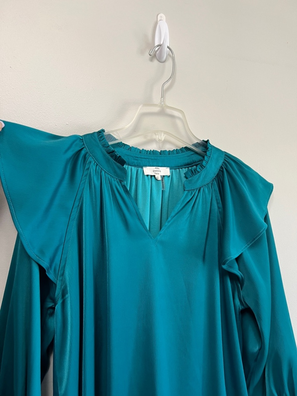 Entro Emerald Green Teal Ruffle-Shoulder Satin Blouse Split V-Neck S” - Picture 8 of 11